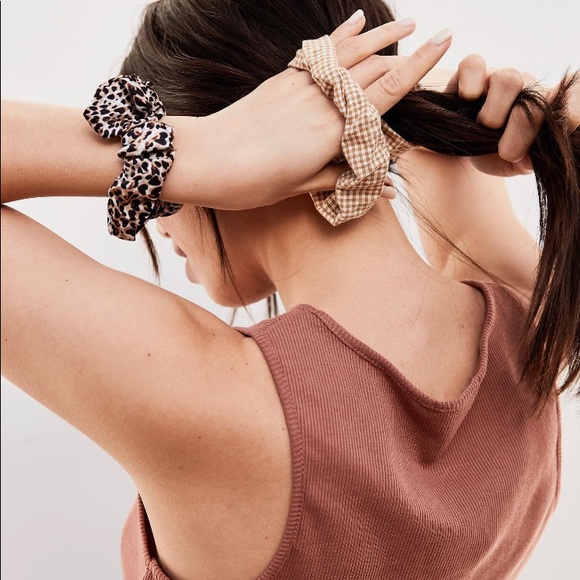 NWT Set of 2 Ashiana Scrunchies - Picture 2 of 2